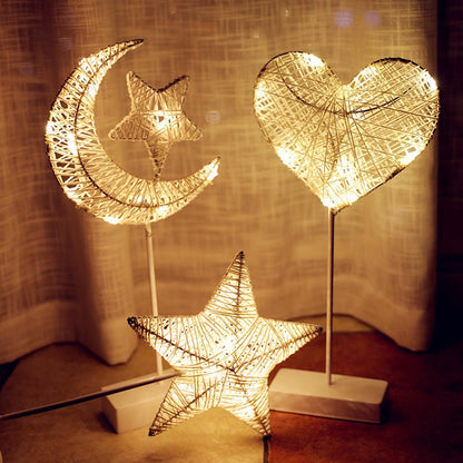 أضواء LED أضواء وامضة أضواء نجوم تصميم غرفة رومانسية ديكور مصباح نجوم الحب مصباح طاولة مصباح من خشب الروطان كرة