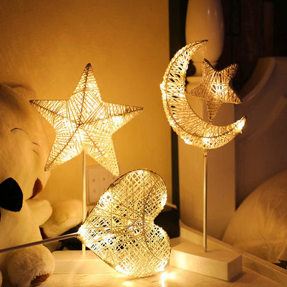 أضواء LED أضواء وامضة أضواء نجوم تصميم غرفة رومانسية ديكور مصباح نجوم الحب مصباح طاولة مصباح من خشب الروطان كرة